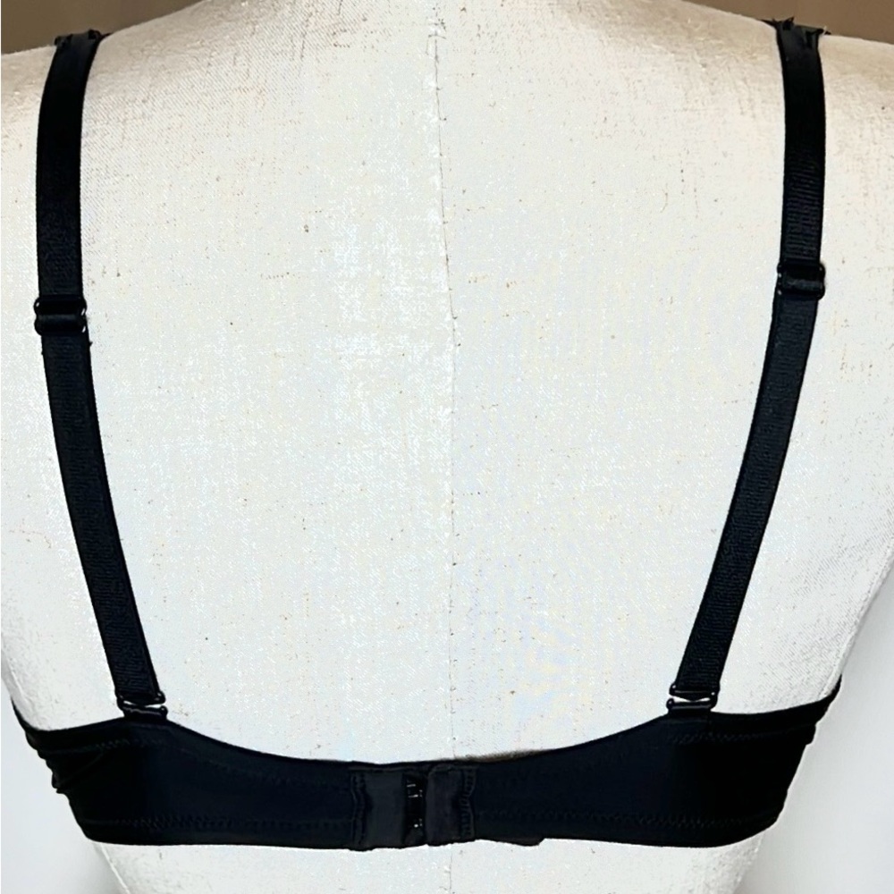Victoria’s Secret Lightly Lined Demi Strappy Convertible Bra - Picture 2 of 3